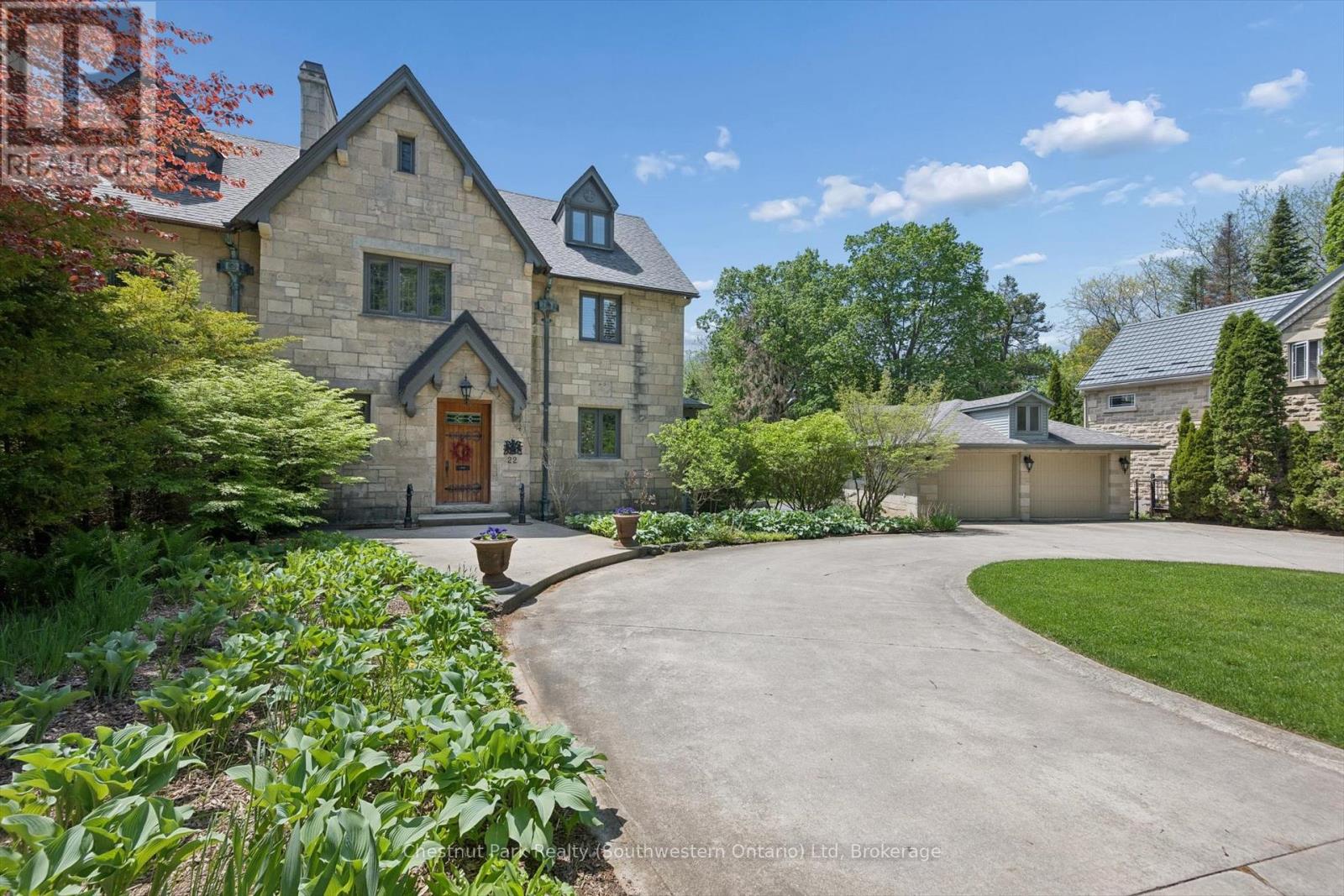 22 STUART STREET - Image 2