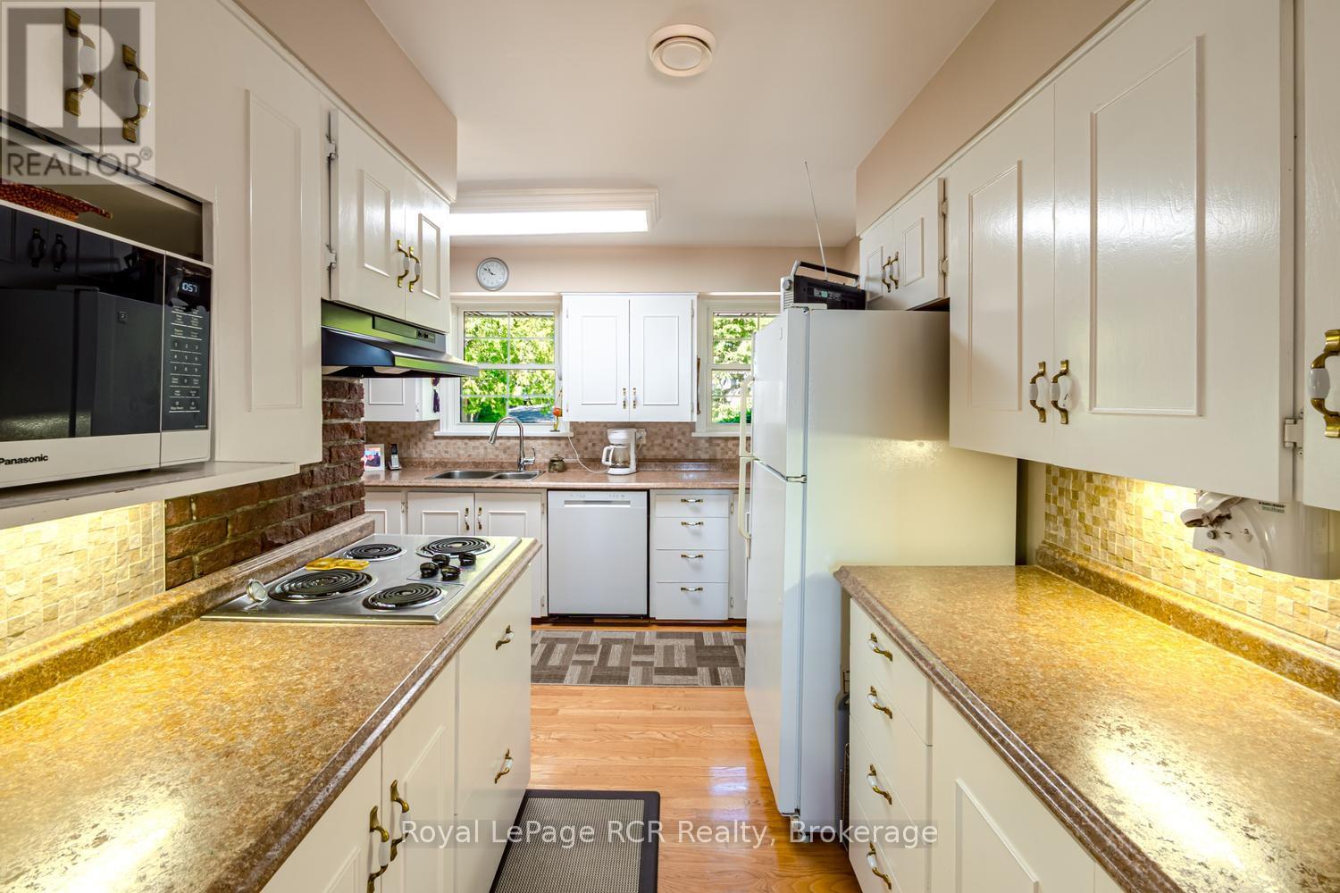 405 BALMY BEACH ROAD - 13