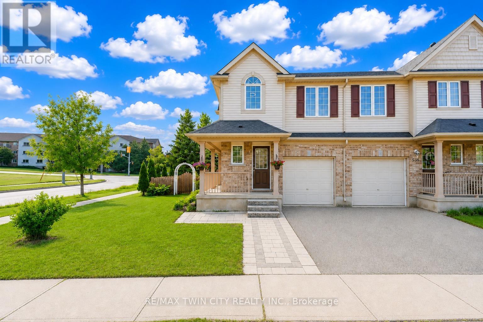 538 BEAUMONT CRESCENT