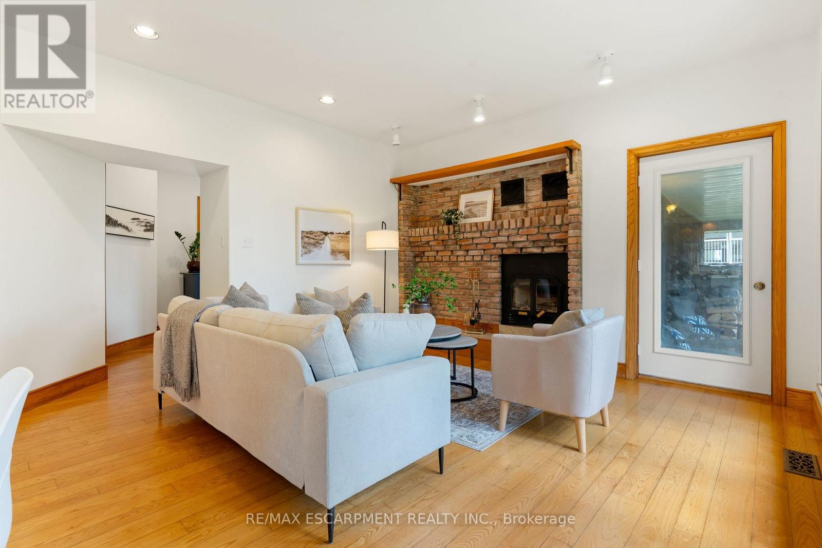 50 EVERETT ROAD - 11