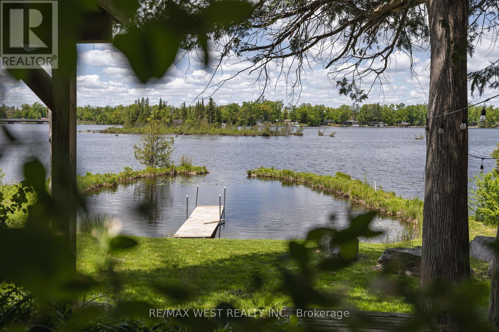 15 MANCHESTER TRAIL - 18
