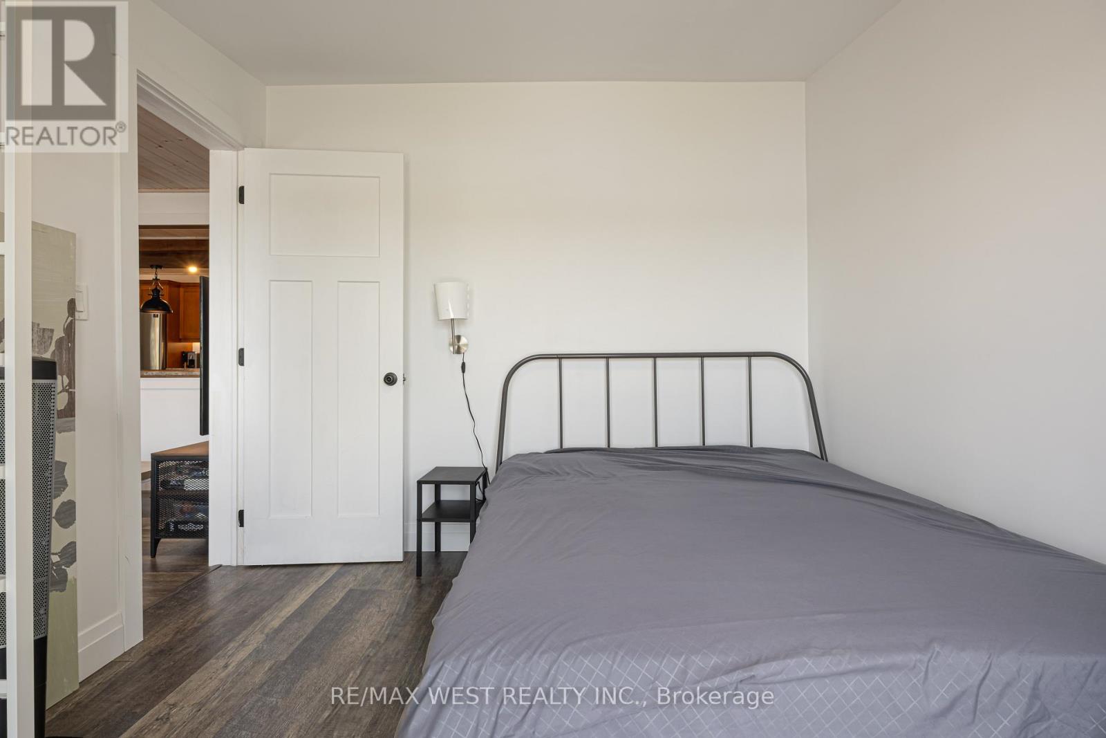 15 MANCHESTER TRAIL - 8