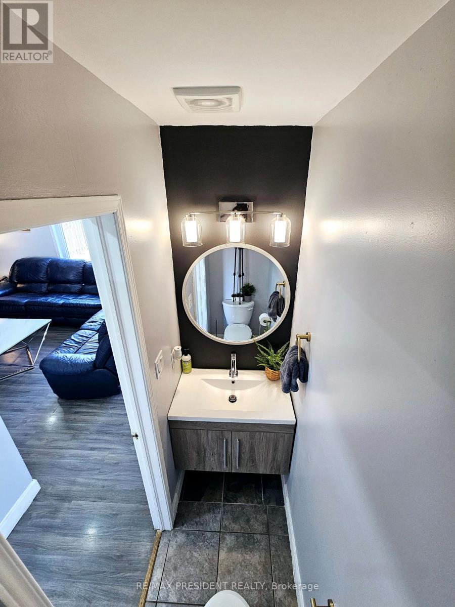 32 ALGONQUIN ROAD - 8