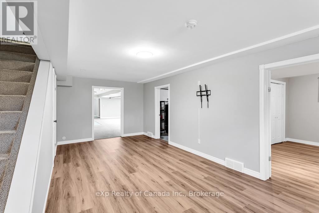 468 FAIRGROUND ROAD - 39