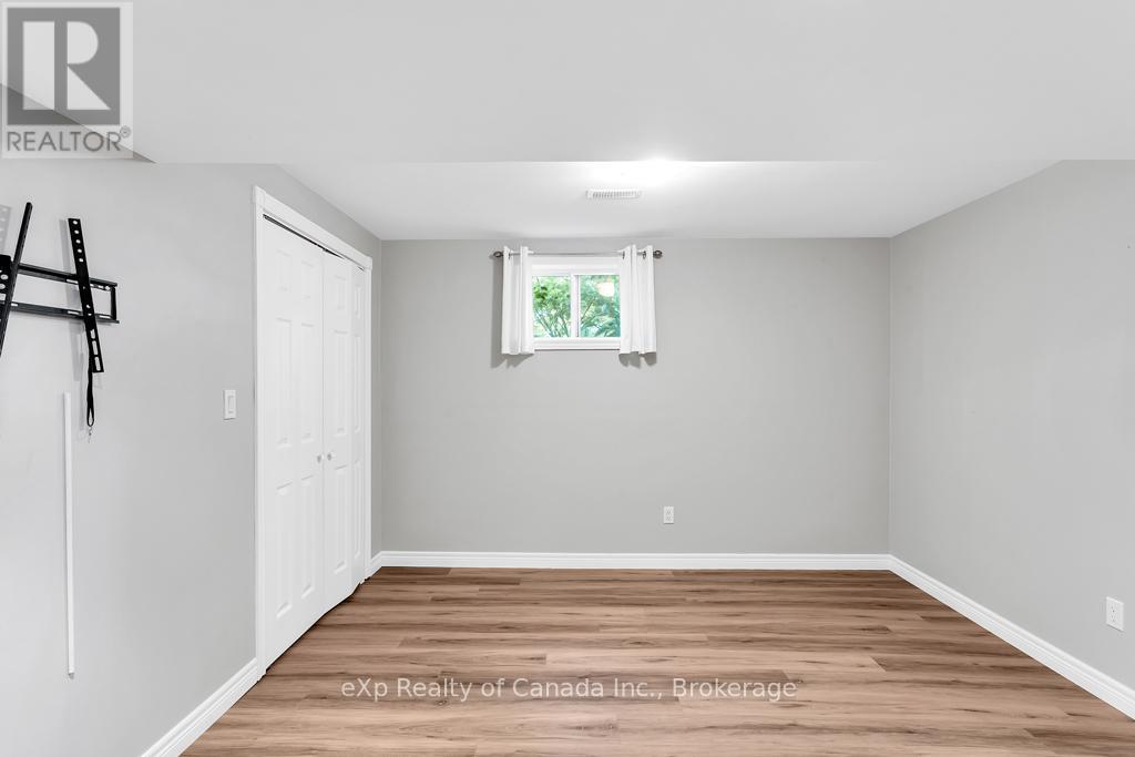 468 FAIRGROUND ROAD - 44