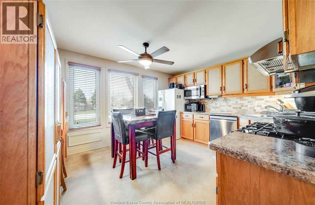 468 AMBERLY - 18