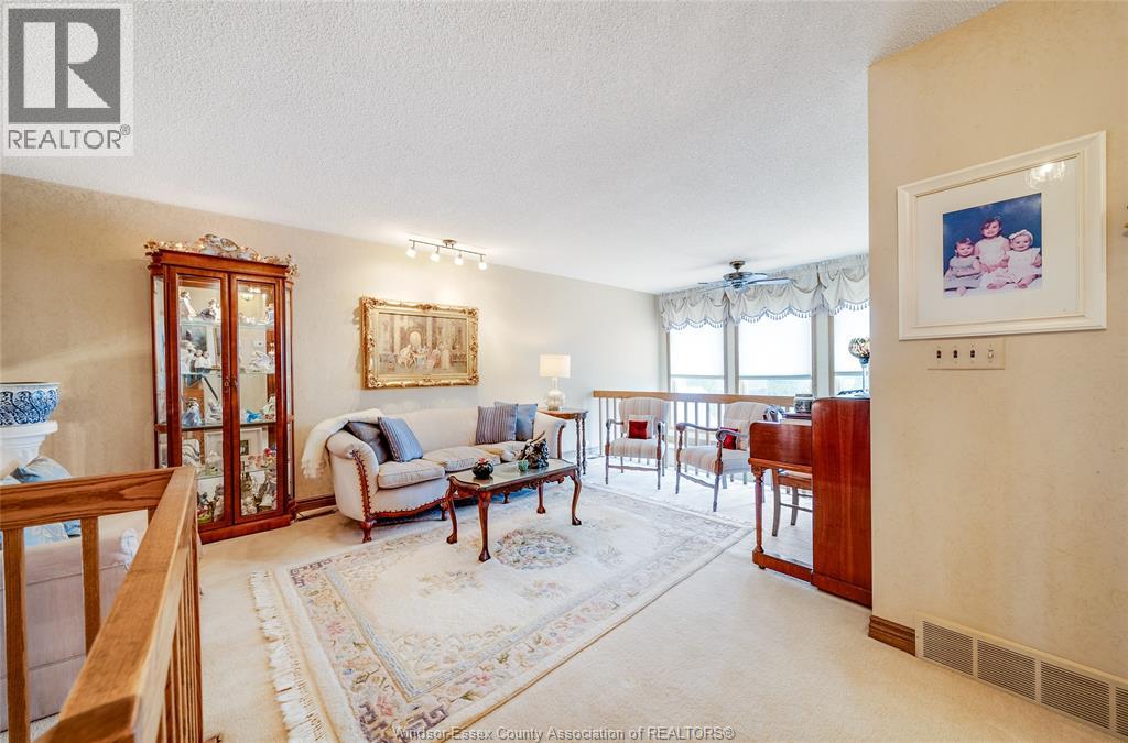468 AMBERLY - 26