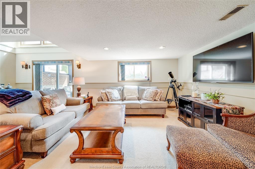 468 AMBERLY - 9