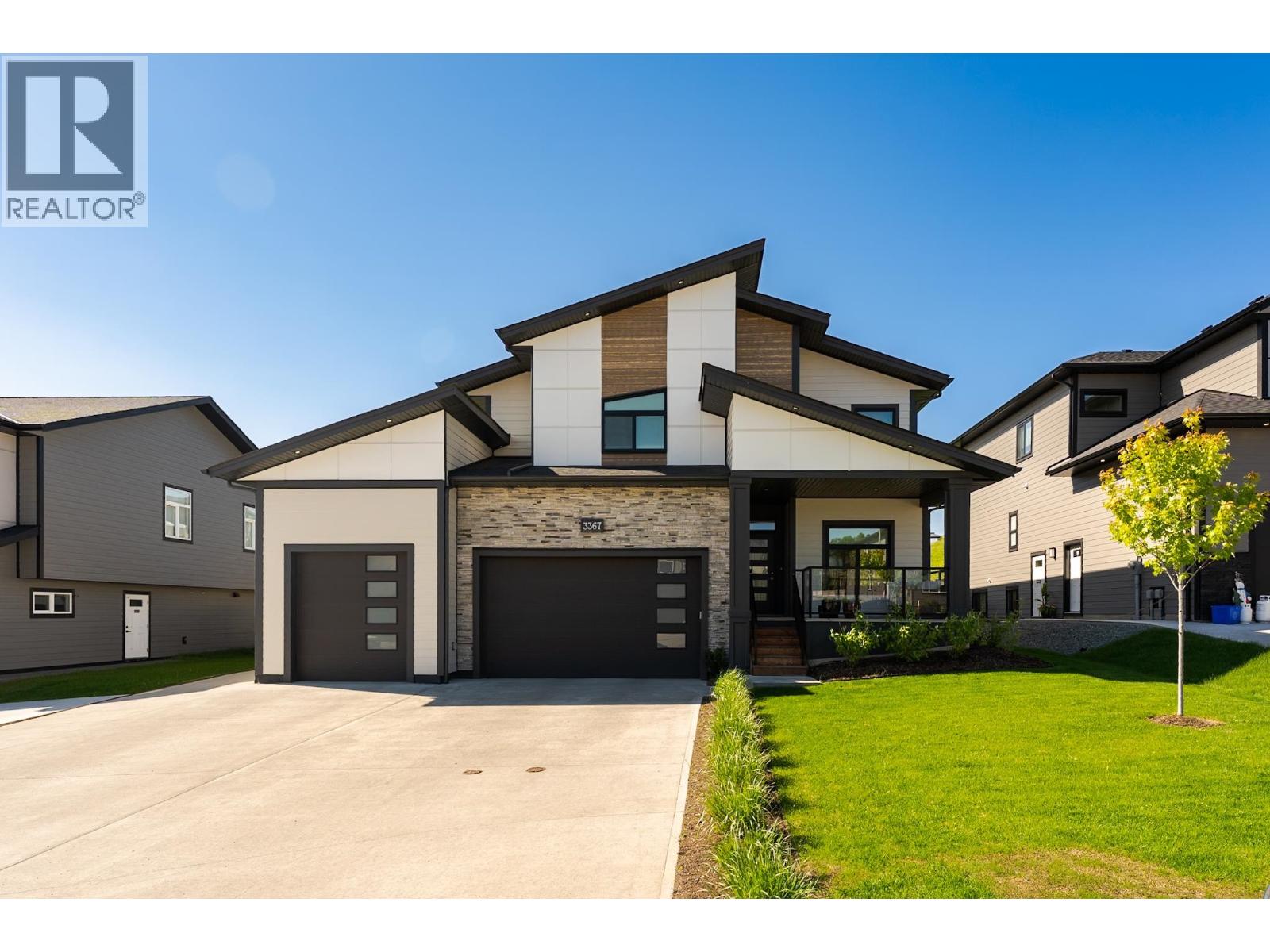Front exterior of 3367 MUNRO WAY · Prince George, BC