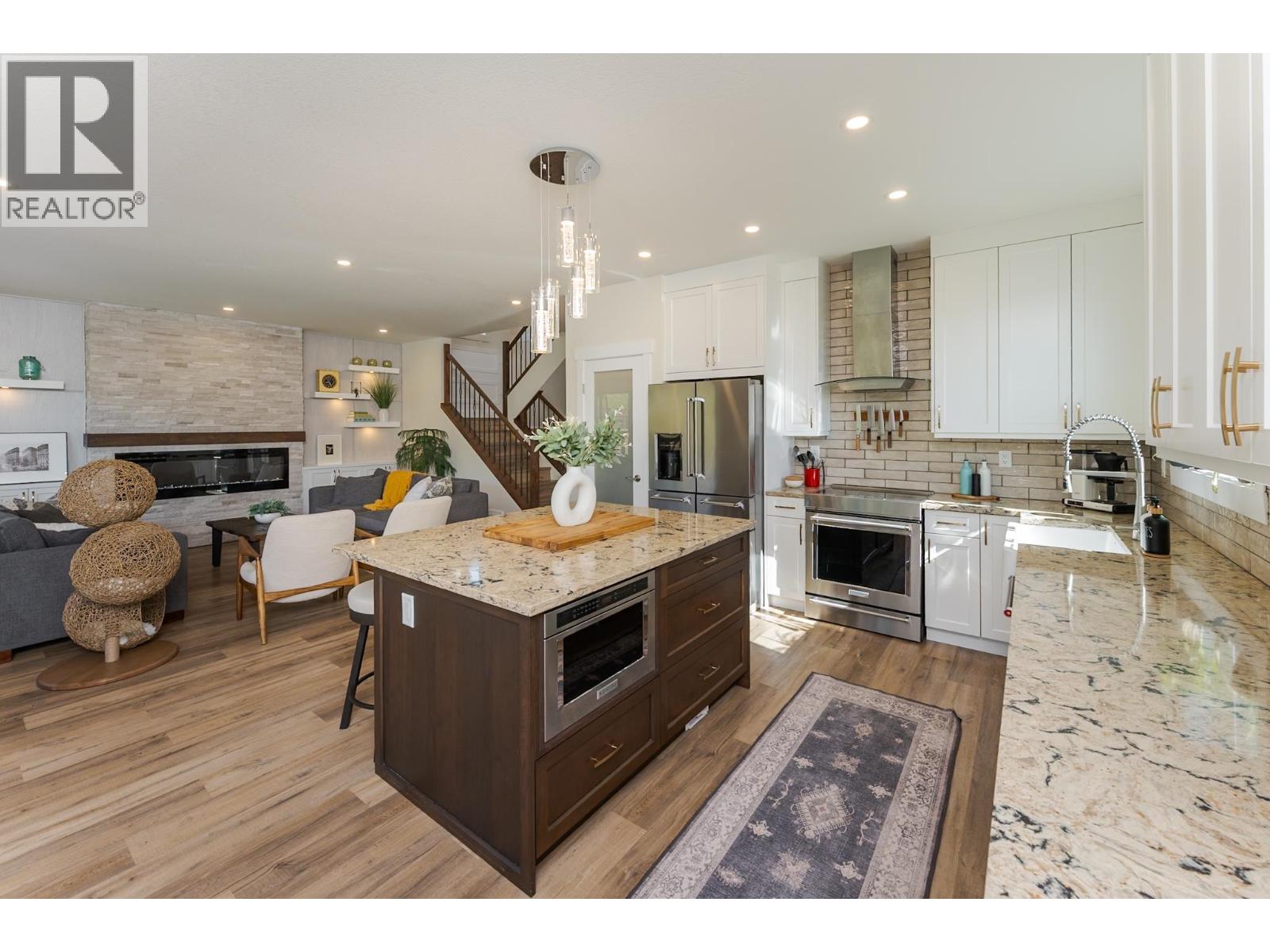 Photo 9 of 41 — 3367 MUNRO WAY · Prince George, BC