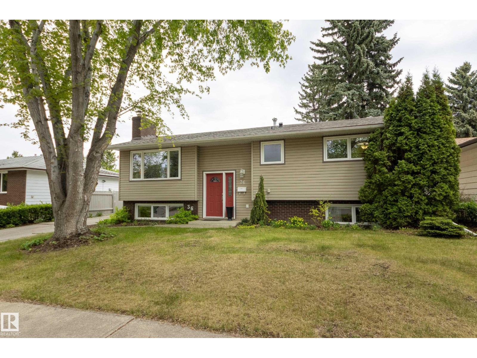36 FENWICK CR