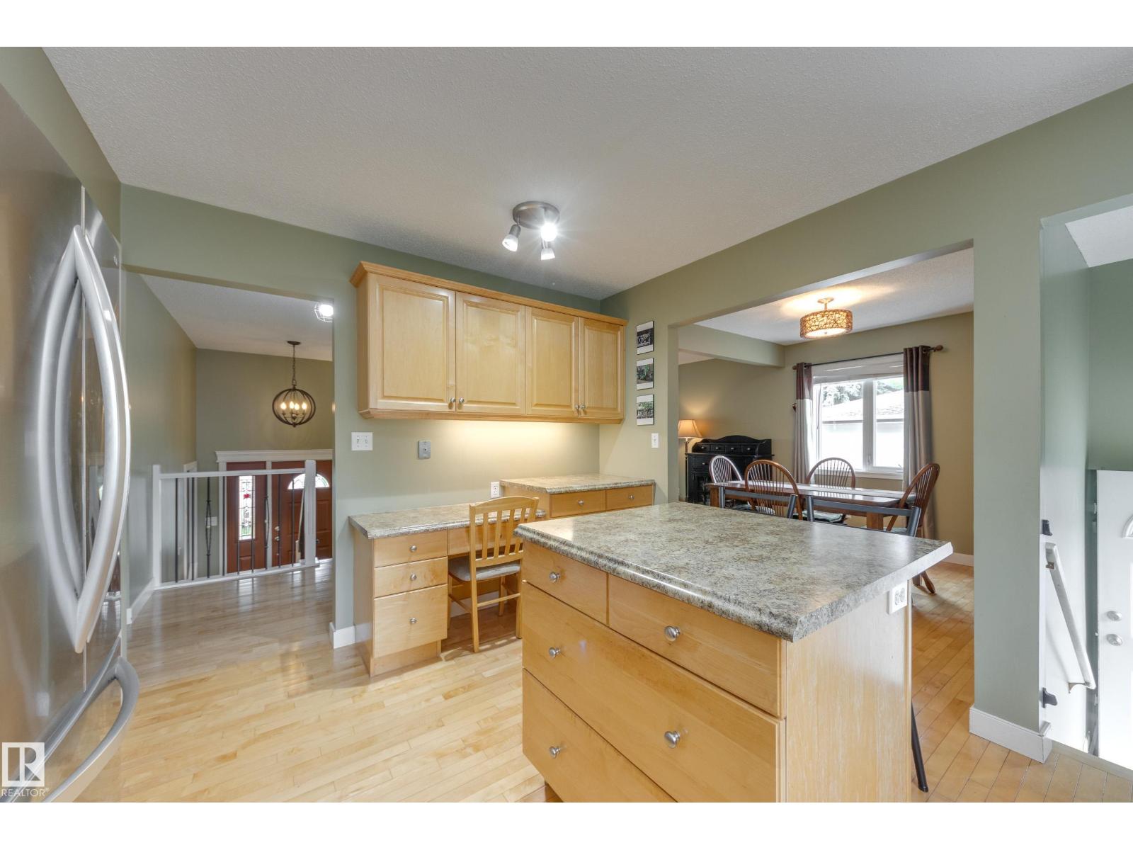 36 FENWICK CR — photo 12
