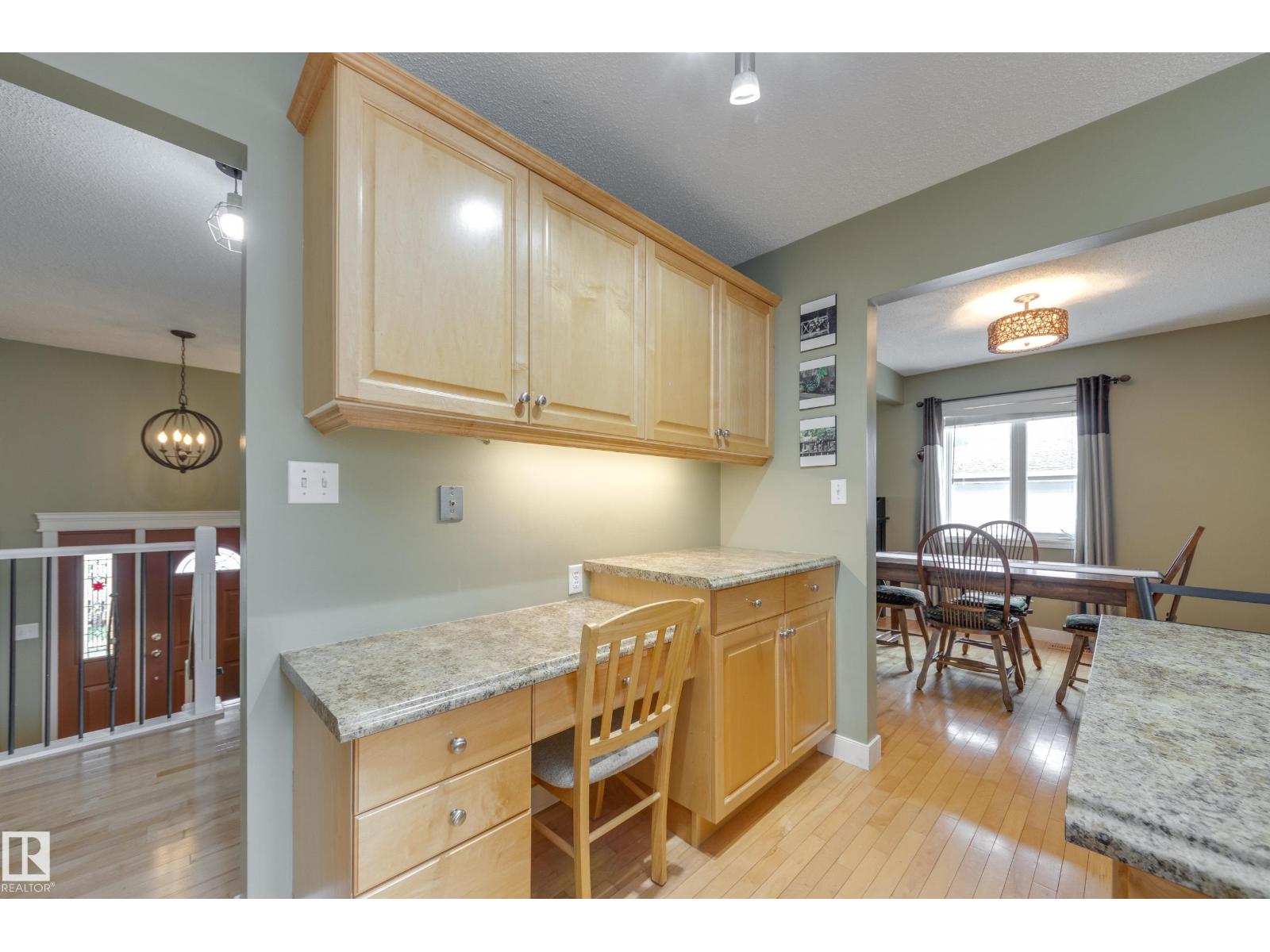 36 FENWICK CR — photo 14