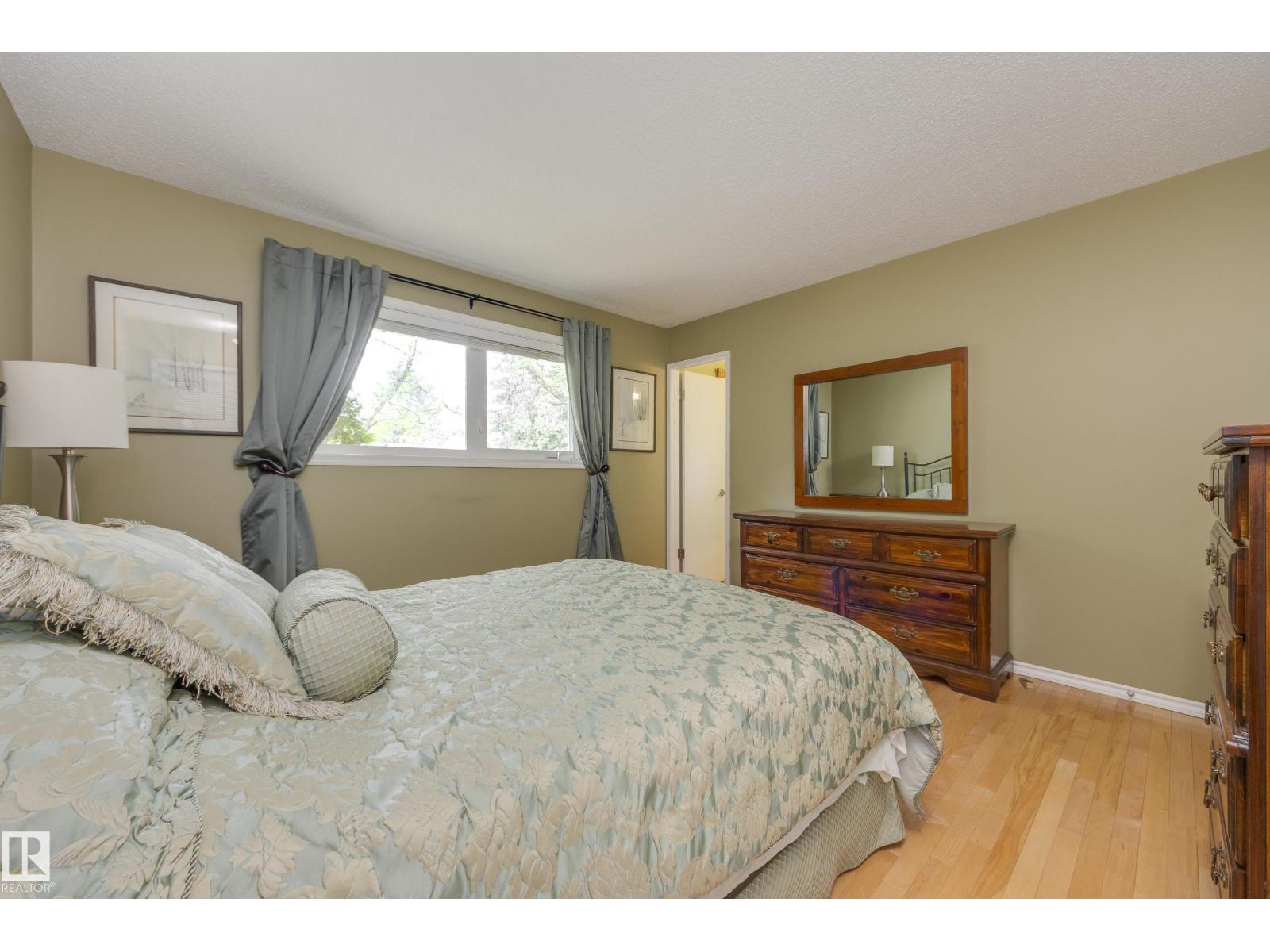 36 FENWICK CR — photo 16
