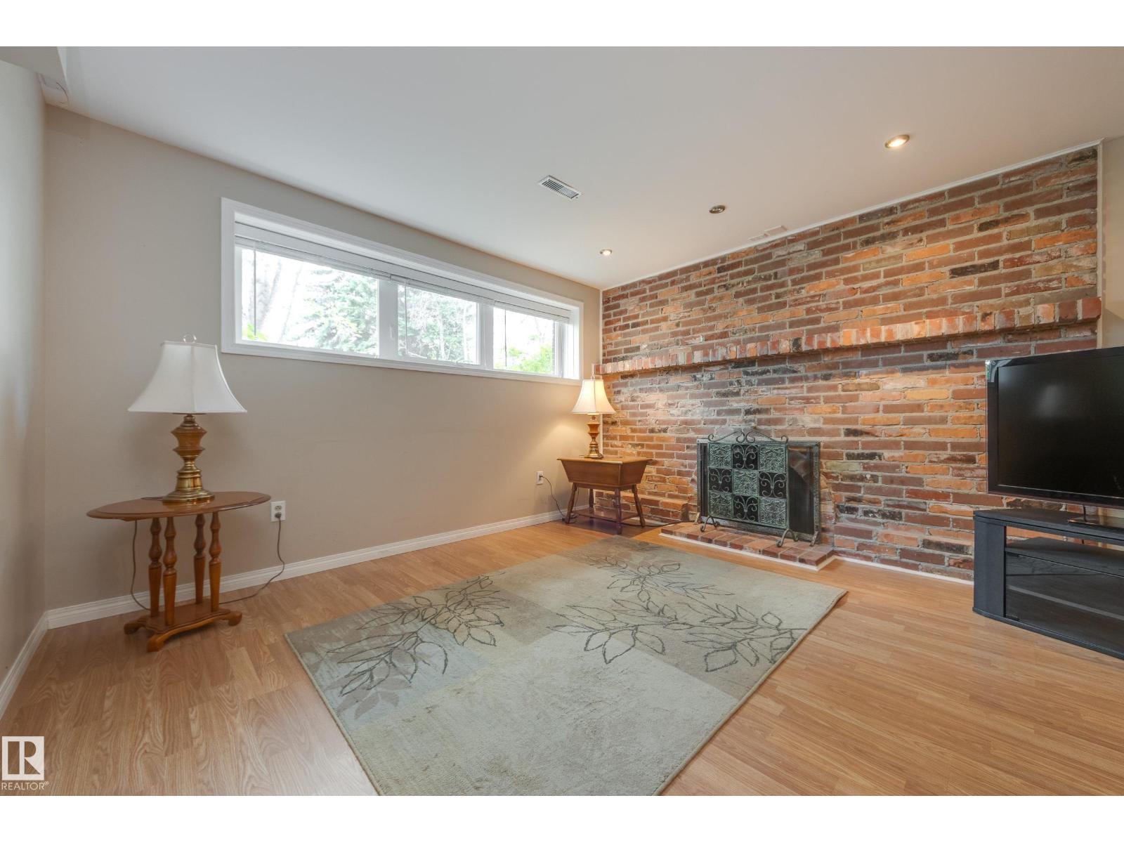 36 FENWICK CR — photo 22