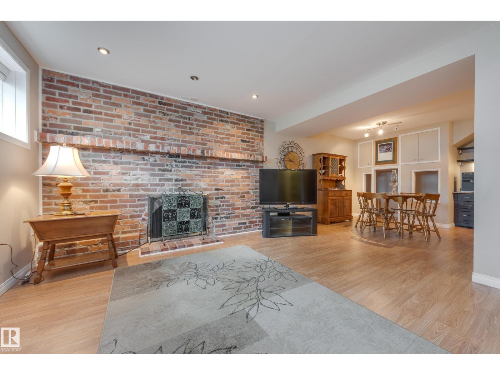 36 FENWICK CR — photo 23