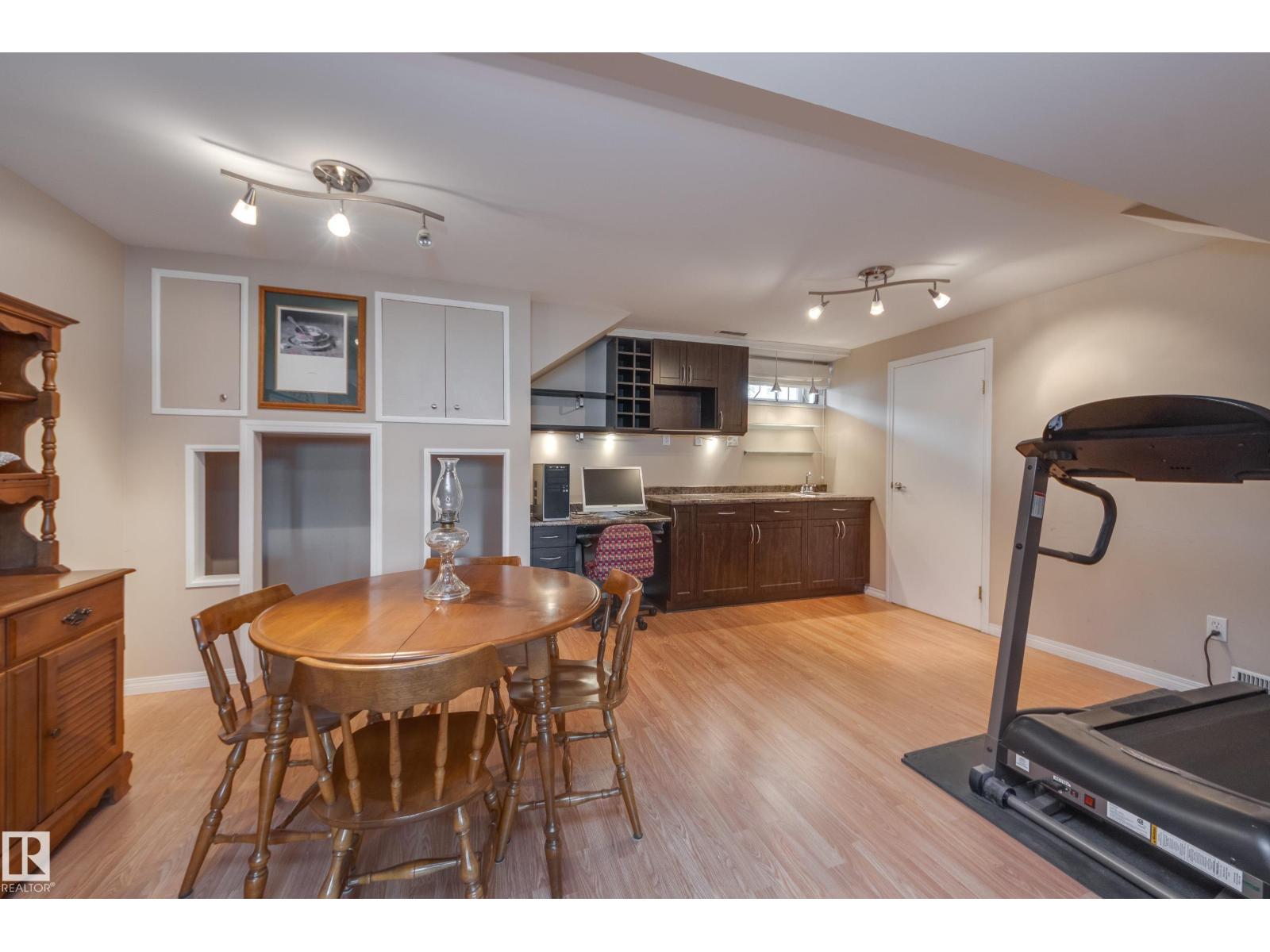 36 FENWICK CR — photo 24