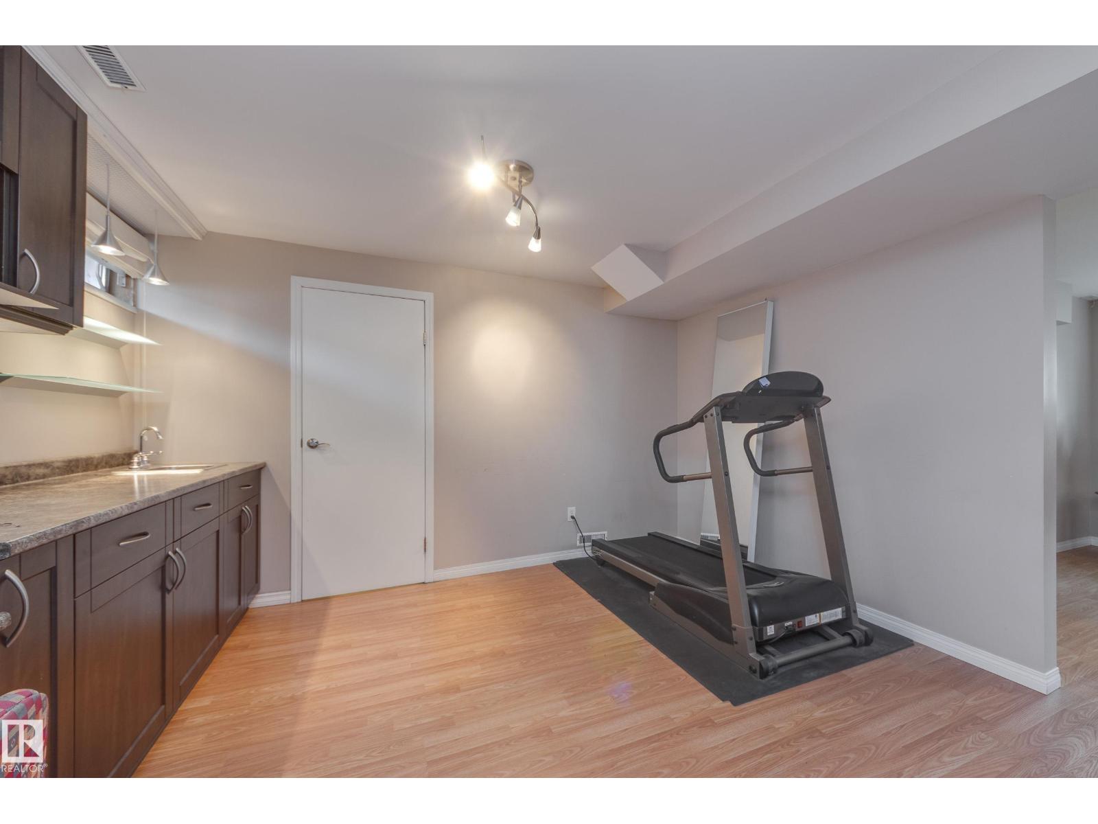 36 FENWICK CR — photo 26