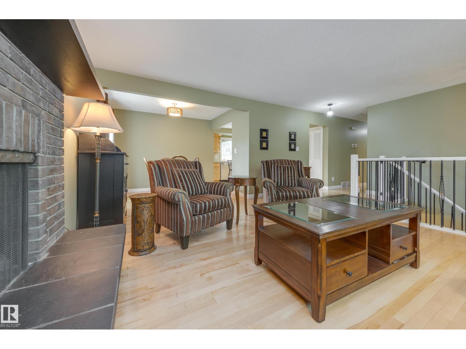 36 FENWICK CR — photo 7