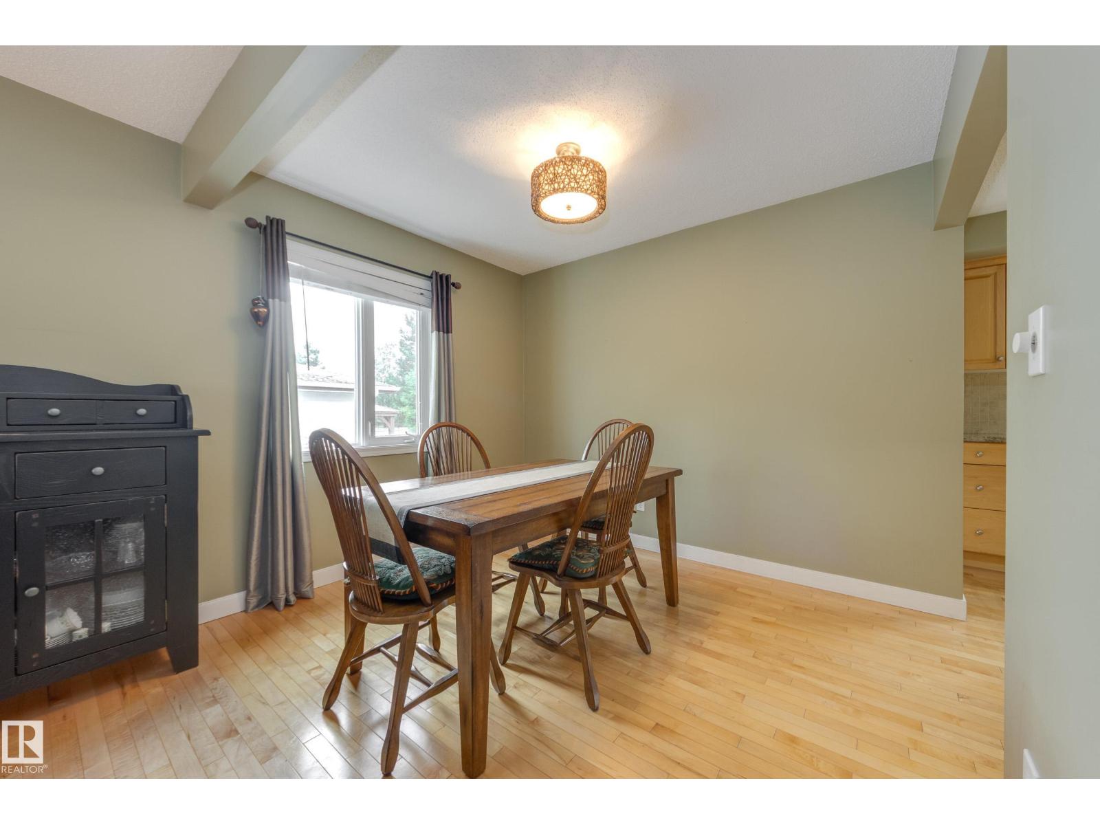36 FENWICK CR — photo 8