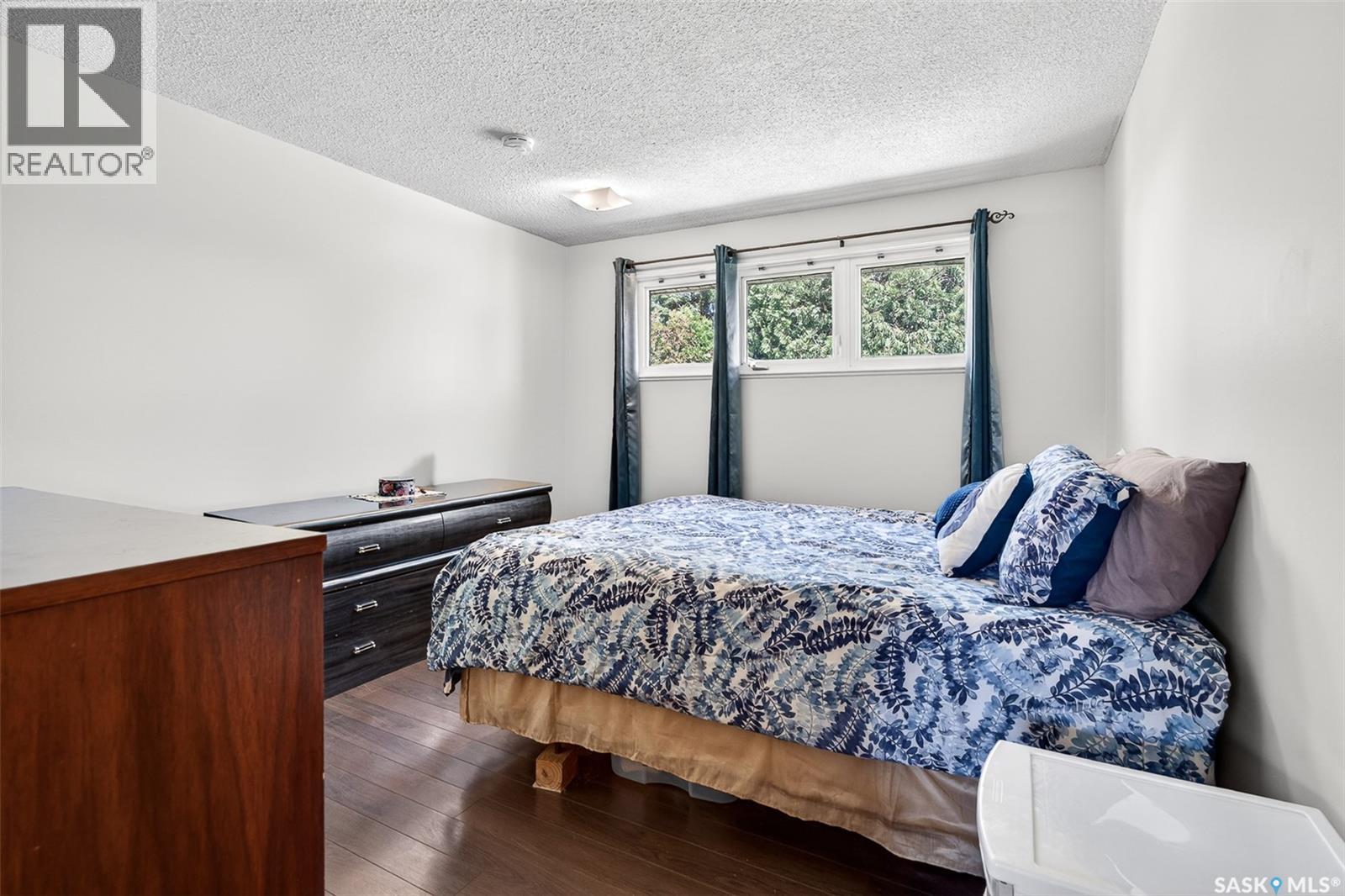 1050 Simcoe STREET - 21