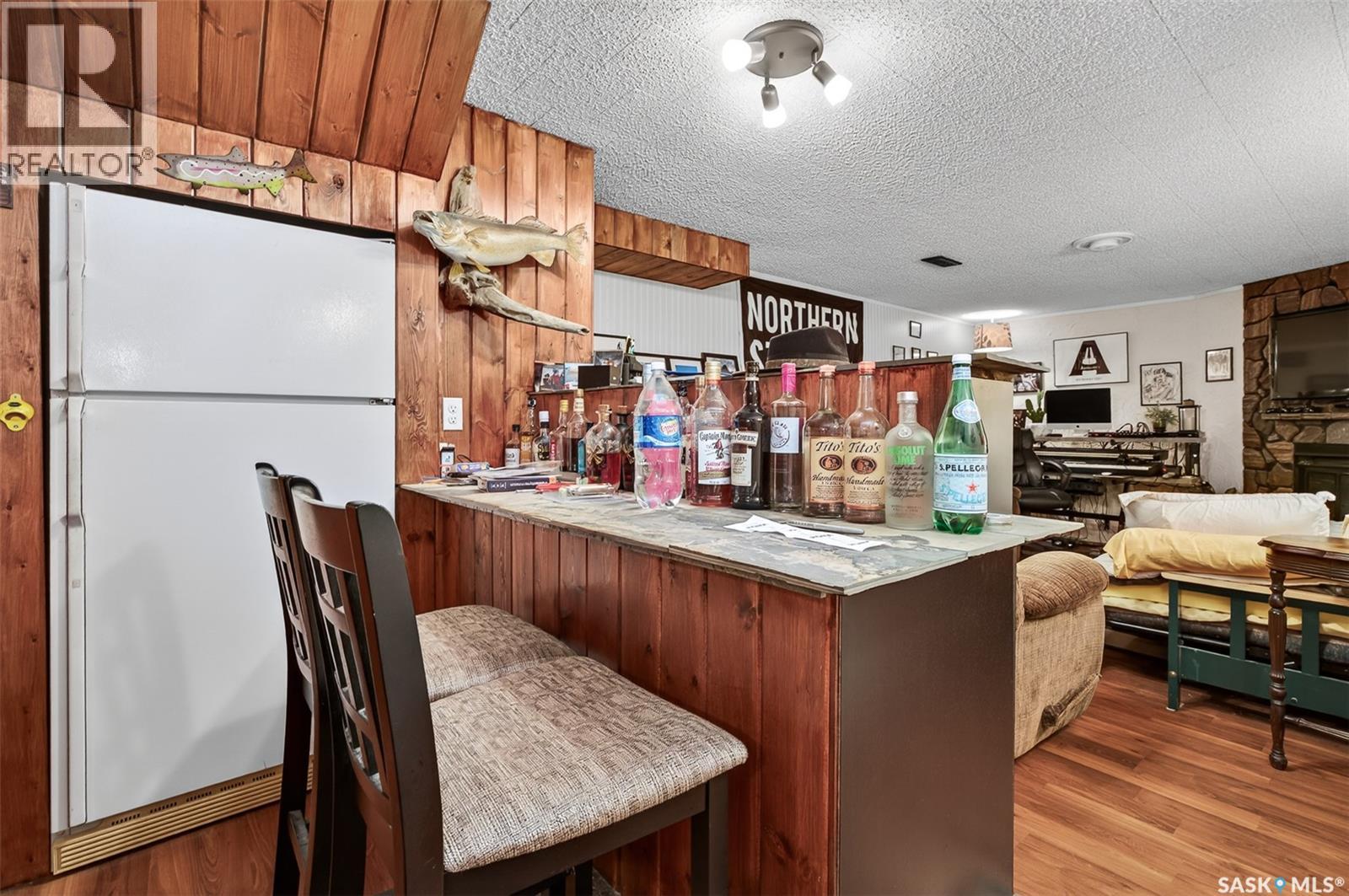 1050 Simcoe STREET - 32
