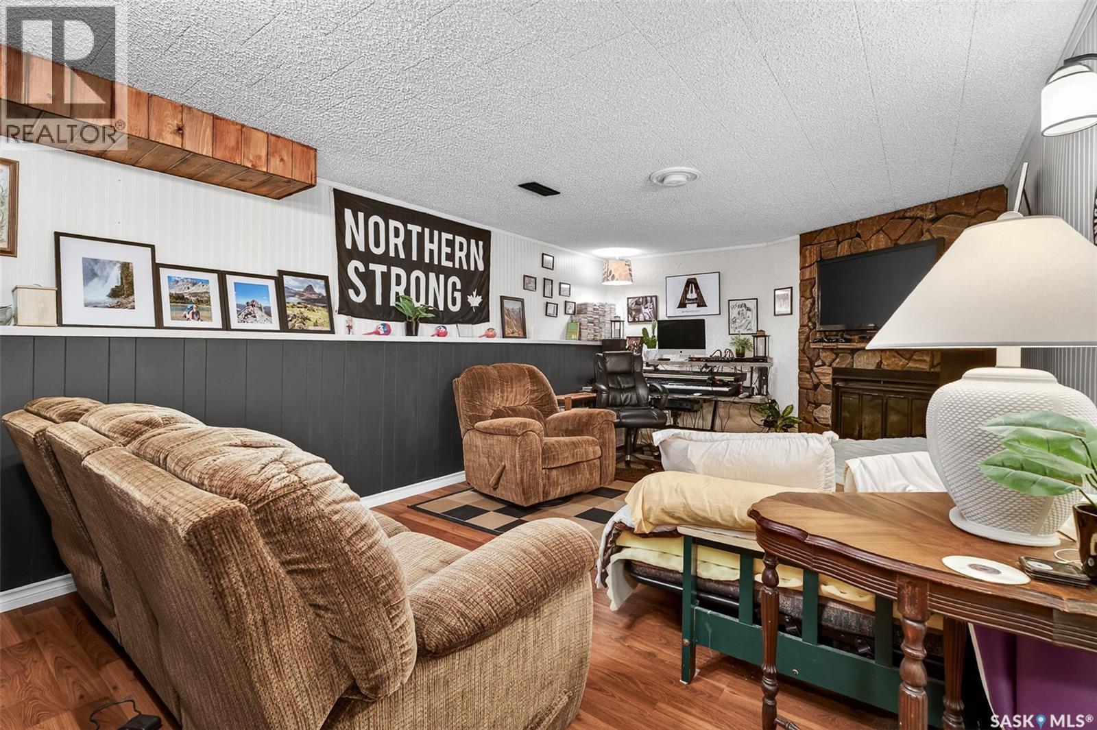 1050 Simcoe STREET - 36