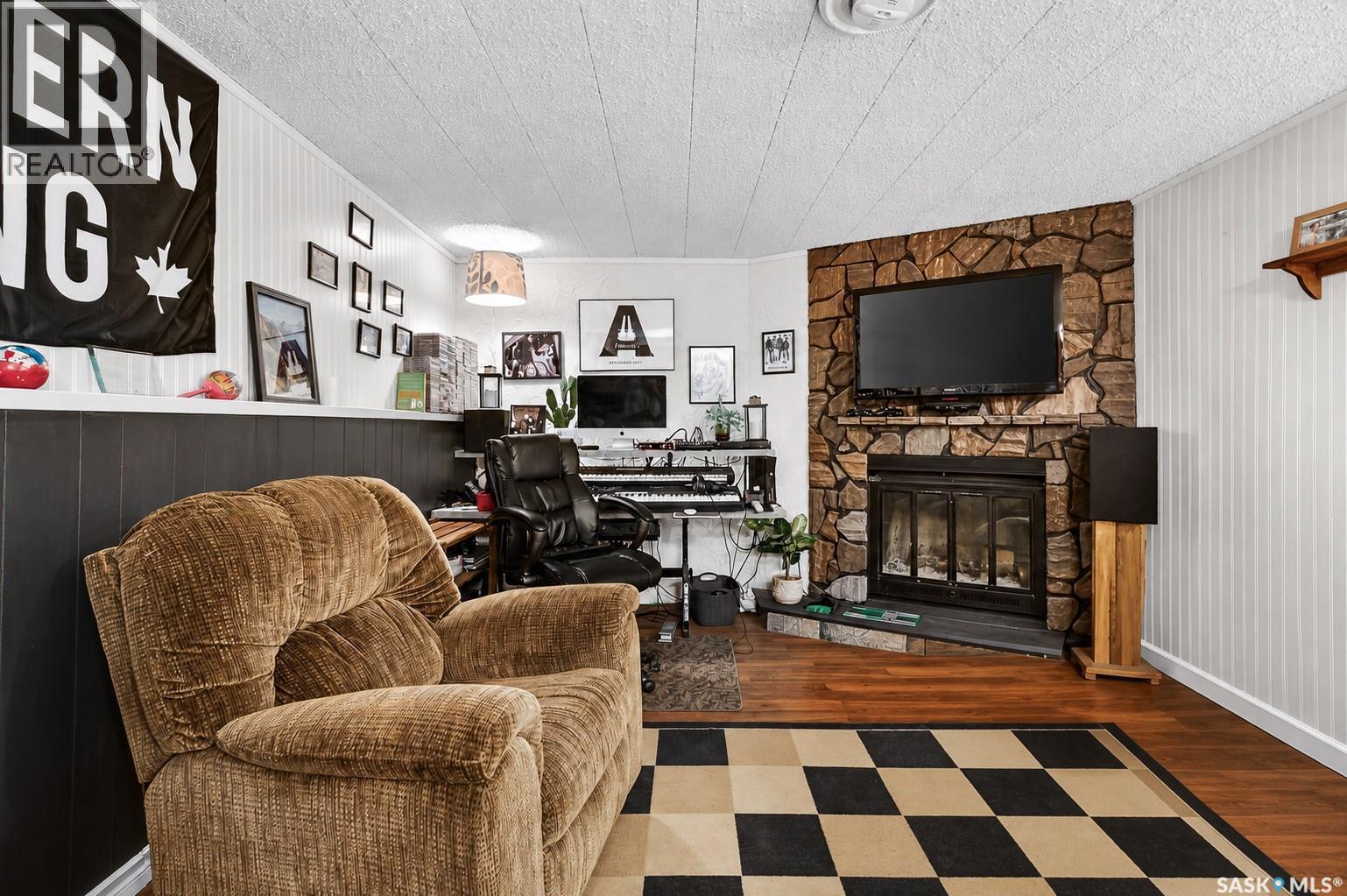 1050 Simcoe STREET - 42