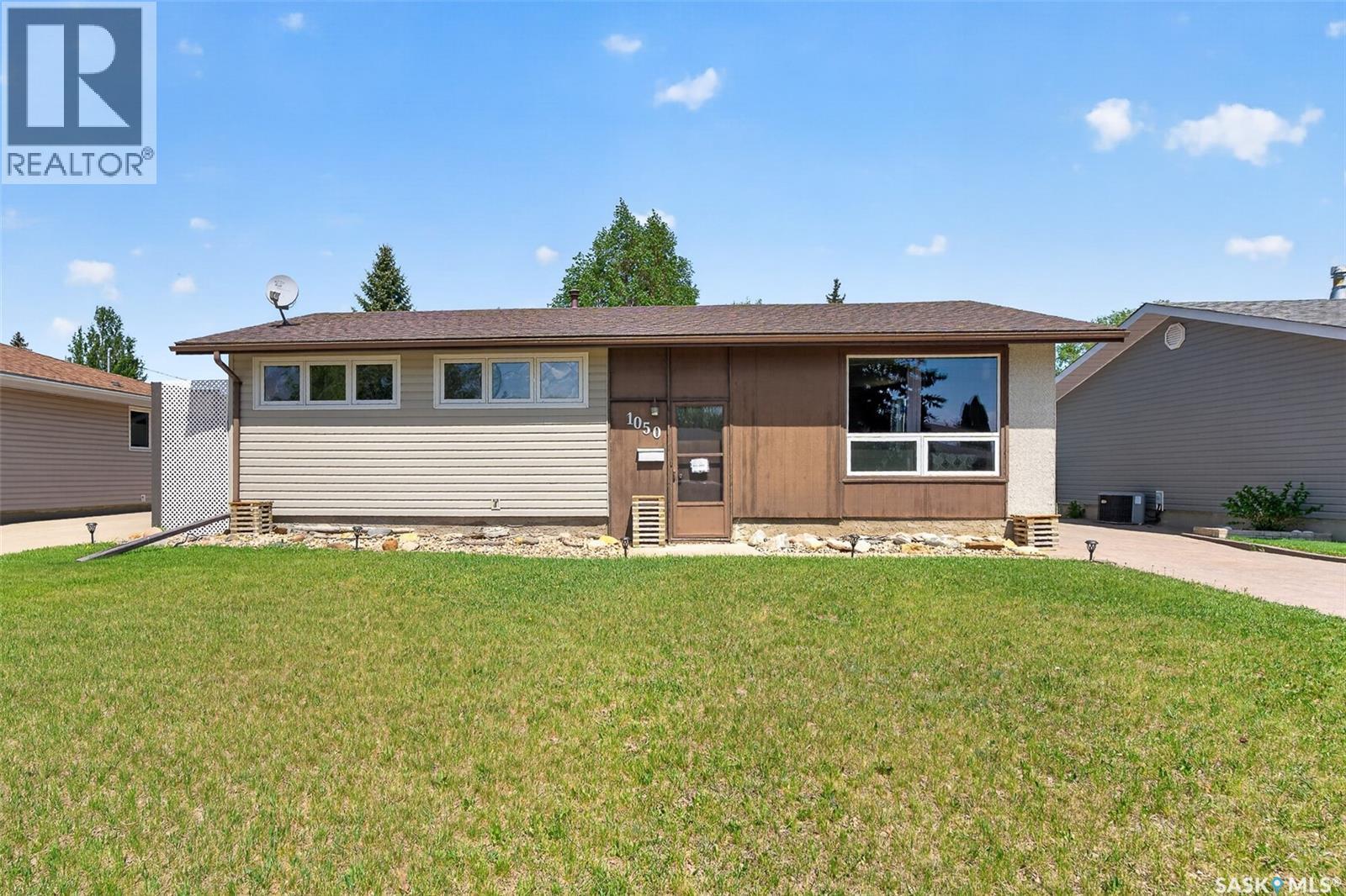 1050 Simcoe STREET - 69