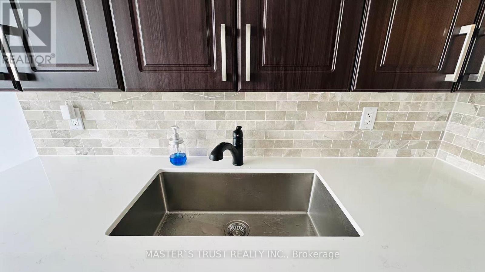 #1211 35 FINCH AVENUE E - 6