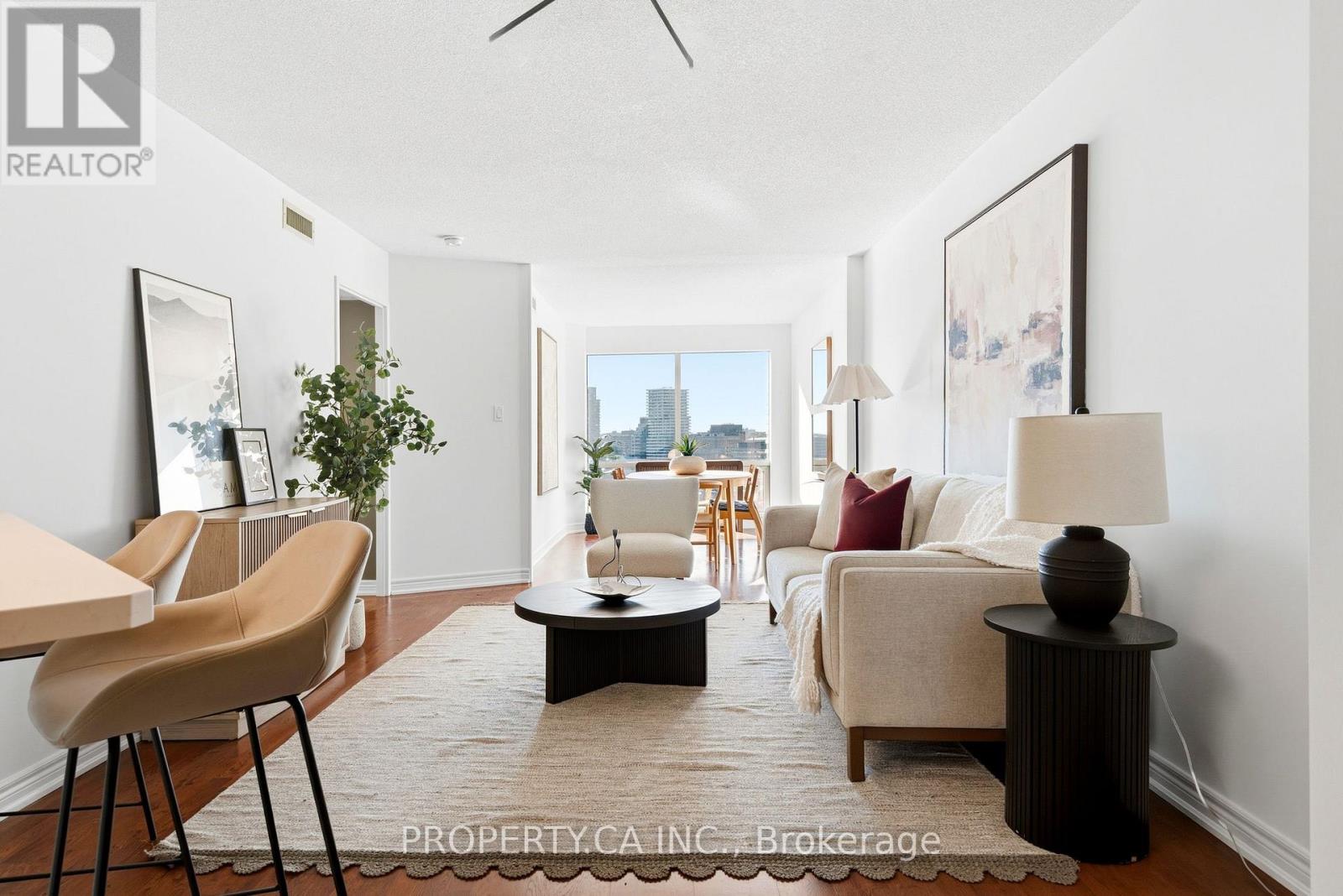Listing photo of 2101 - 1001 BAY STREET
