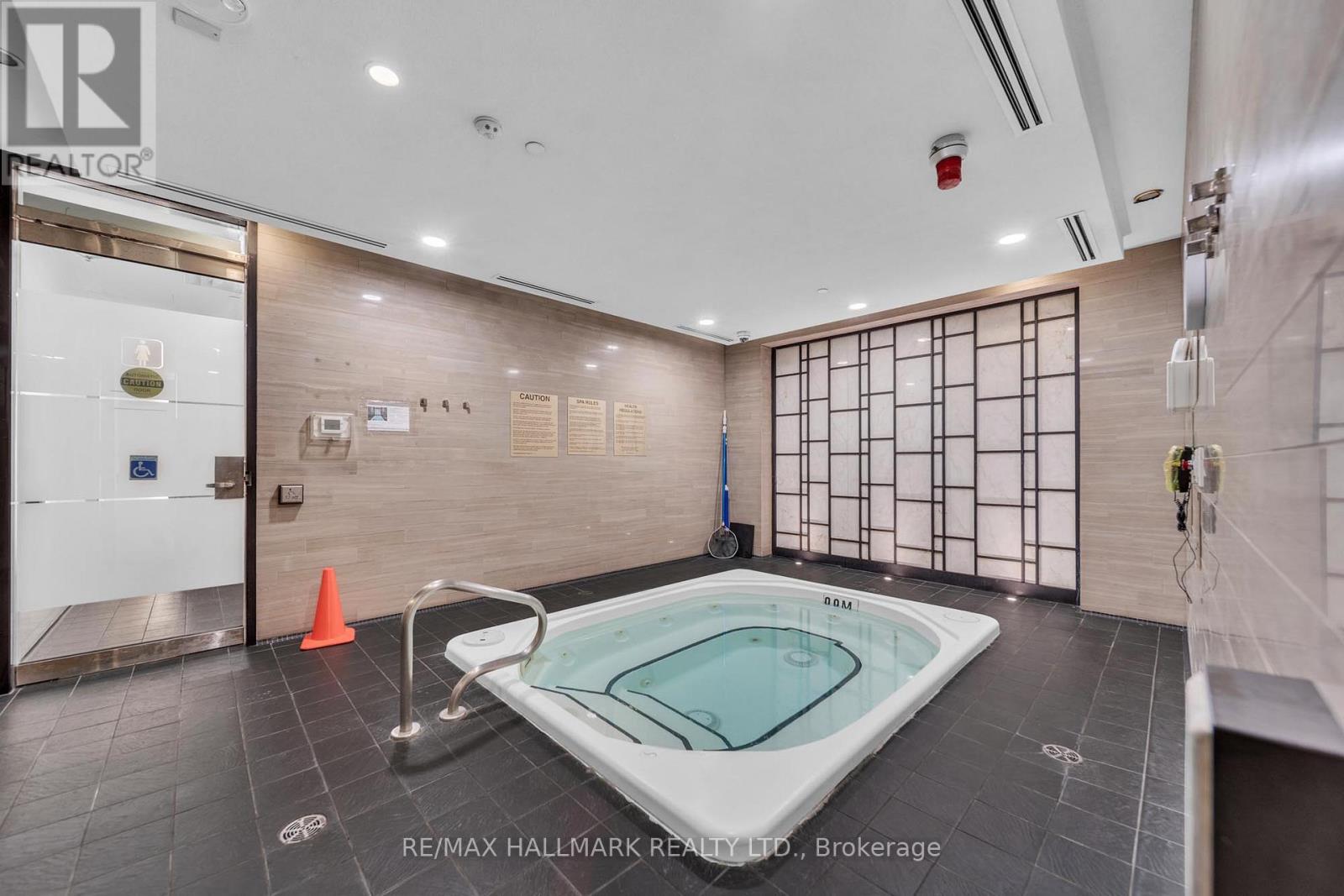 #4022 5 SHEPPARD AVENUE E - 19