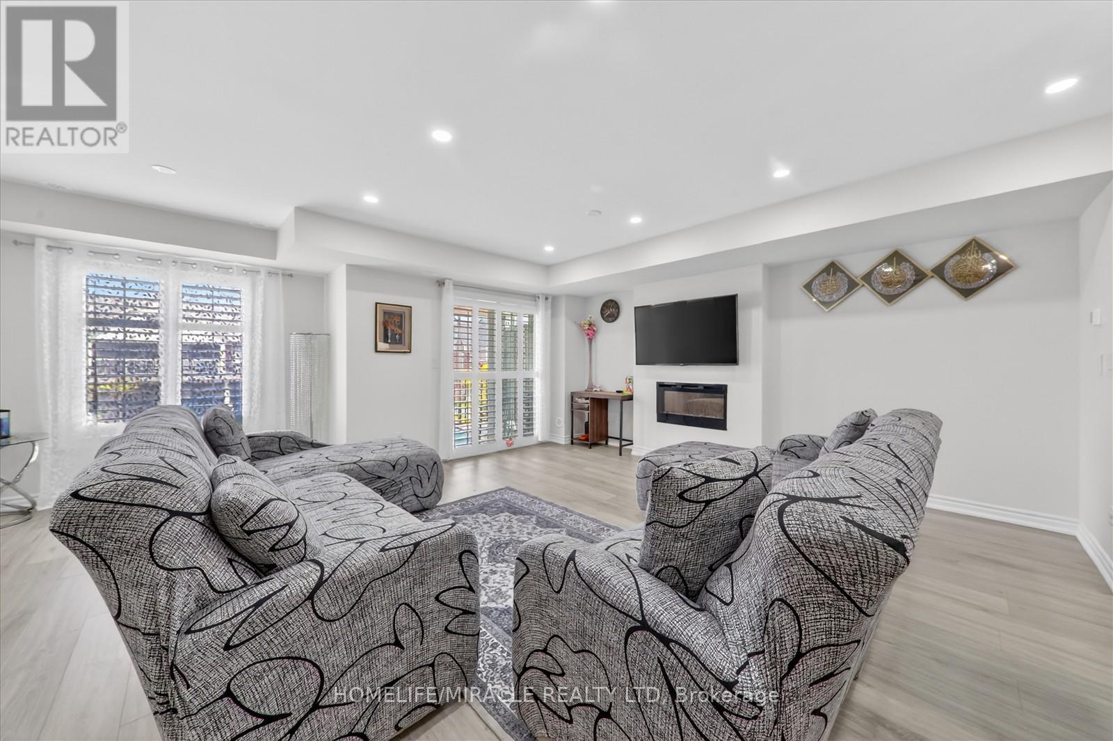 73 SUTCLIFFE DRIVE - 17