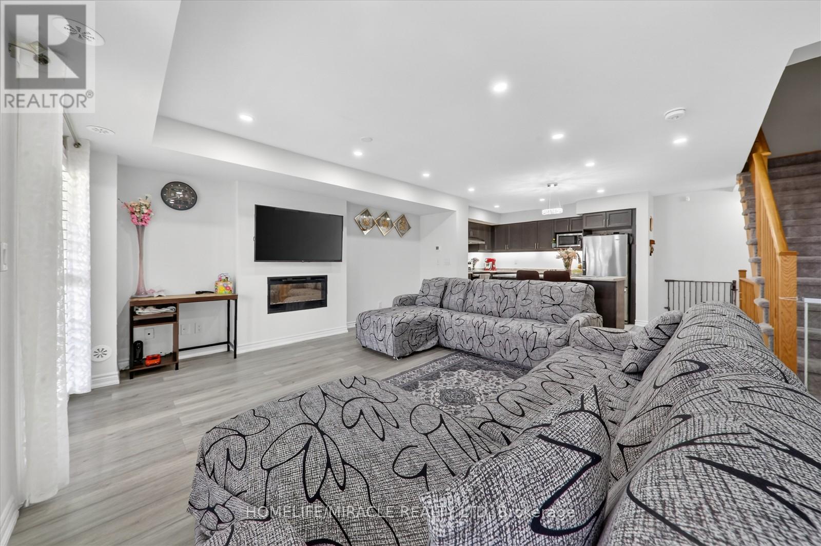 73 SUTCLIFFE DRIVE - 20