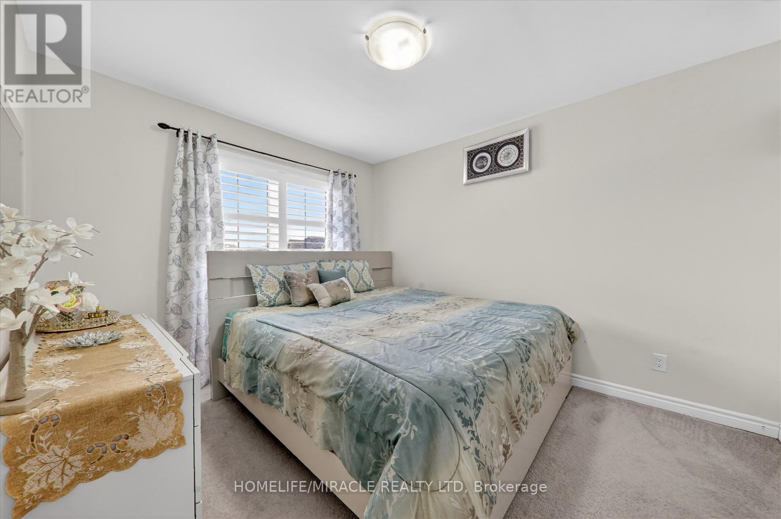 73 SUTCLIFFE DRIVE - 24
