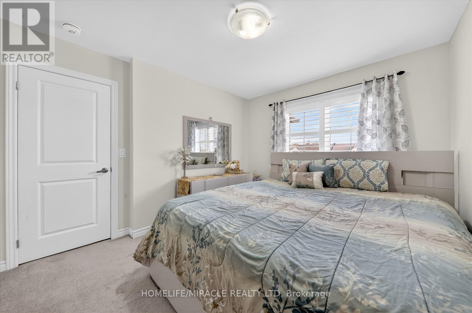 73 SUTCLIFFE DRIVE - 25