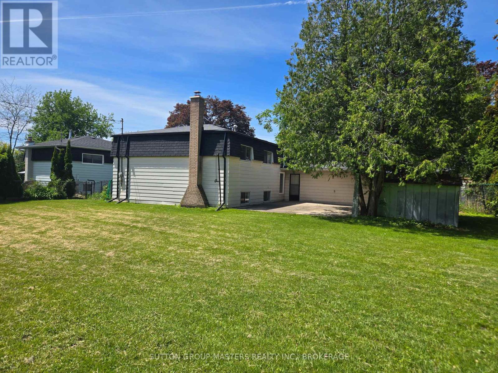 932 BRODIE AVENUE - 33