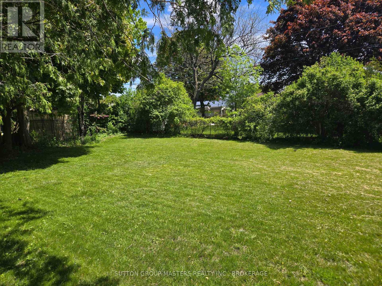932 BRODIE AVENUE - 36