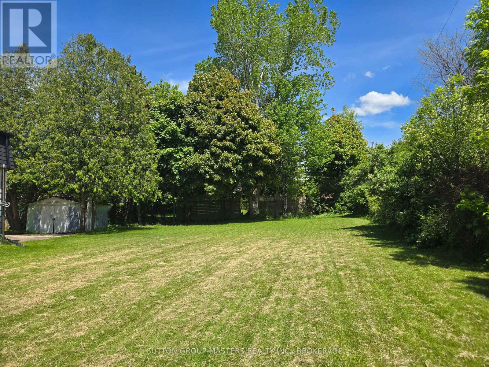 932 BRODIE AVENUE - 35