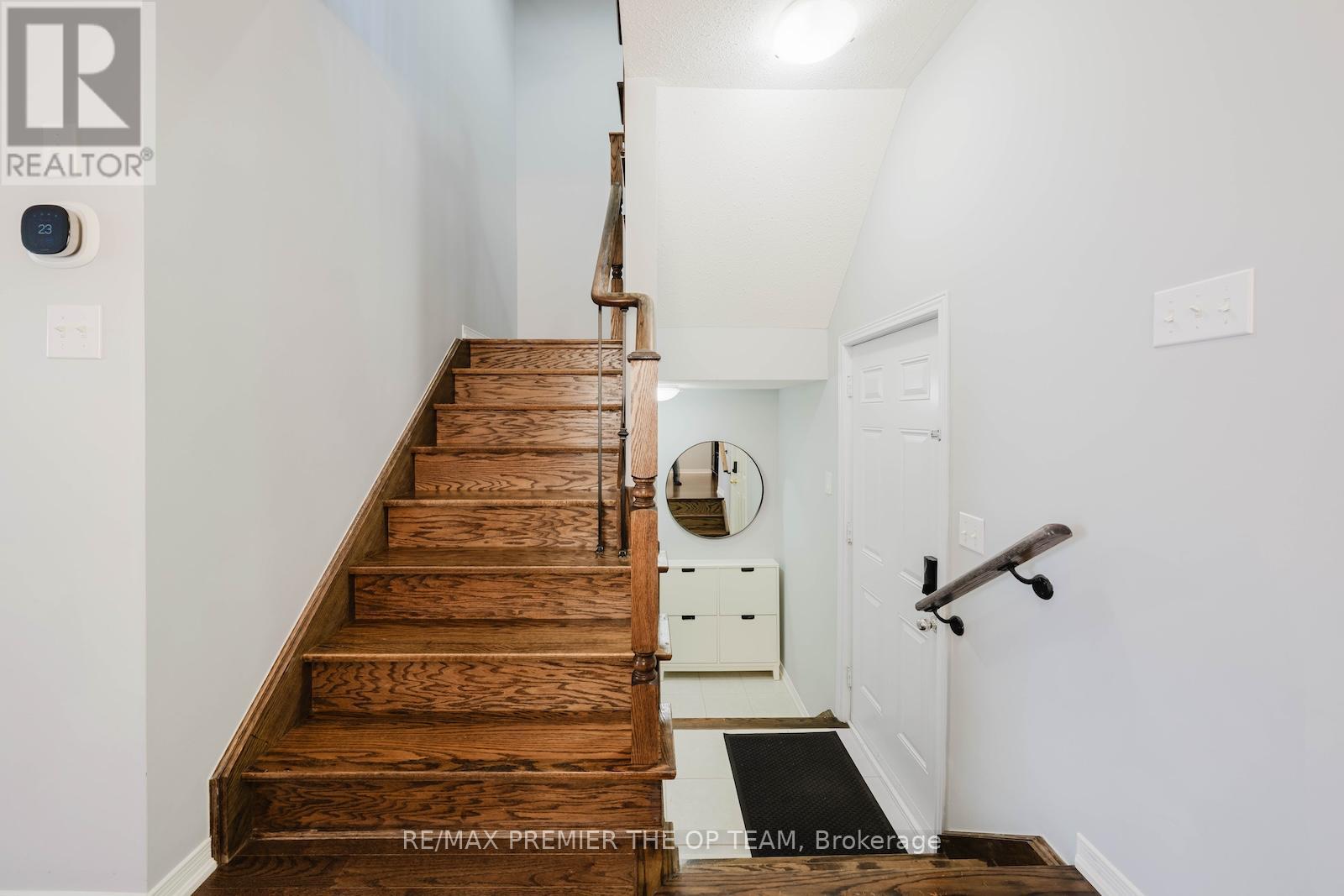 29 MANORDALE CRESCENT - 17