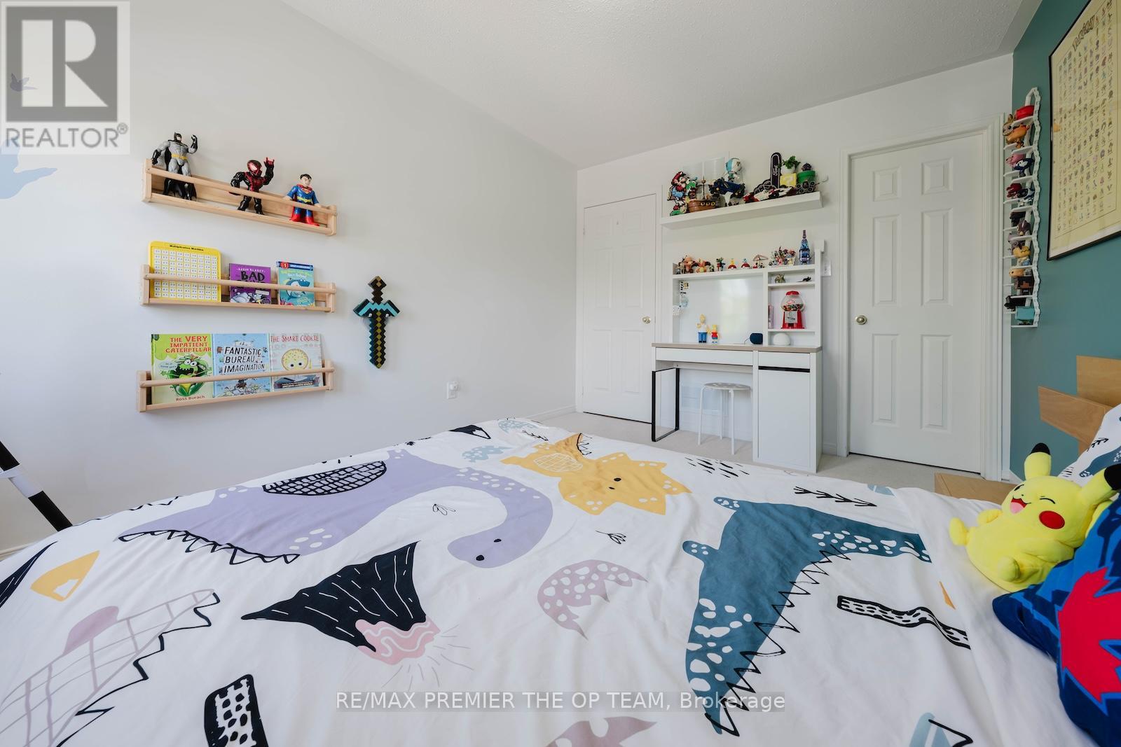 29 MANORDALE CRESCENT - 26