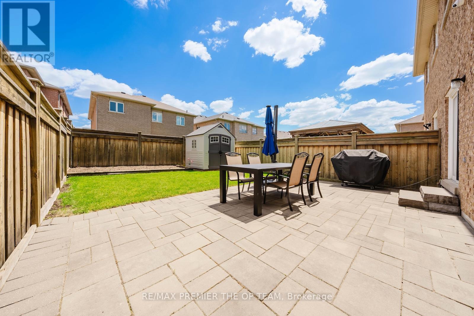 29 MANORDALE CRESCENT - 33