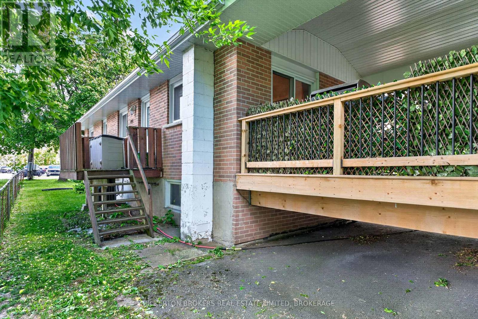 90 ANN STREET - 12