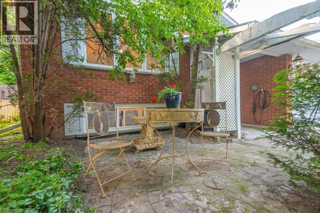 60 MAYFIELD Avenue - 4