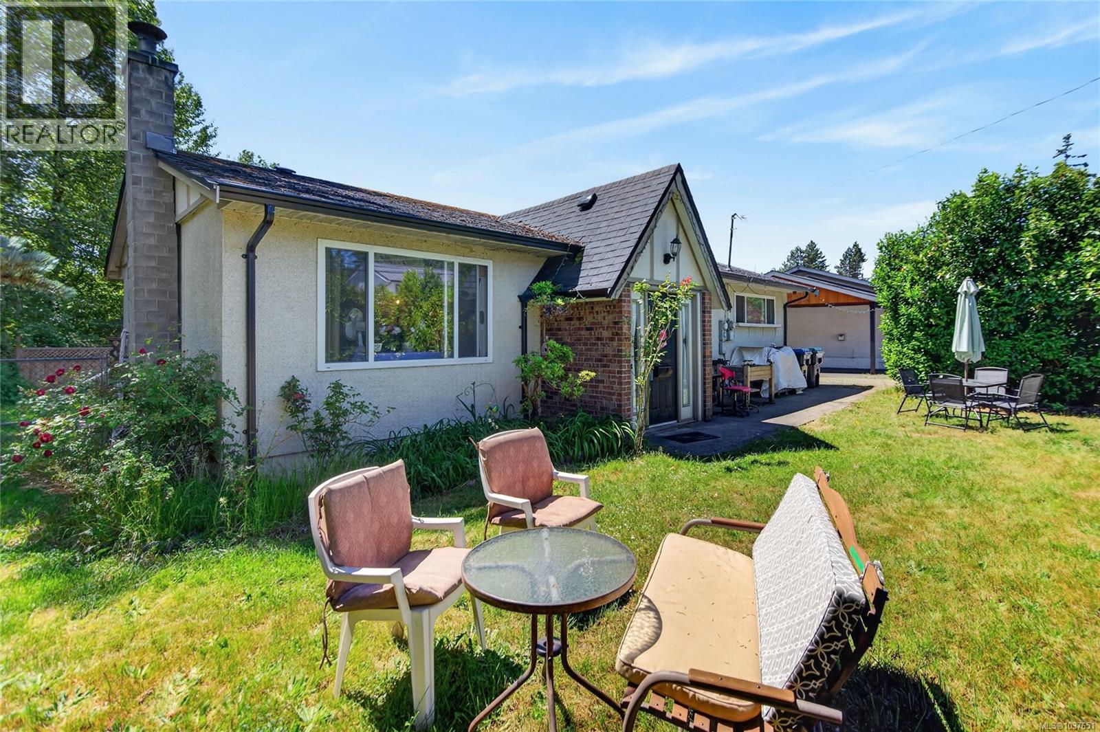 295 Centennial Dr - Image 2