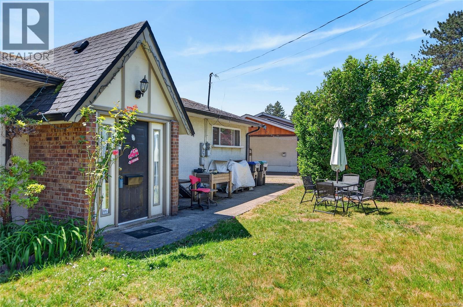 295 Centennial Dr - Image 3