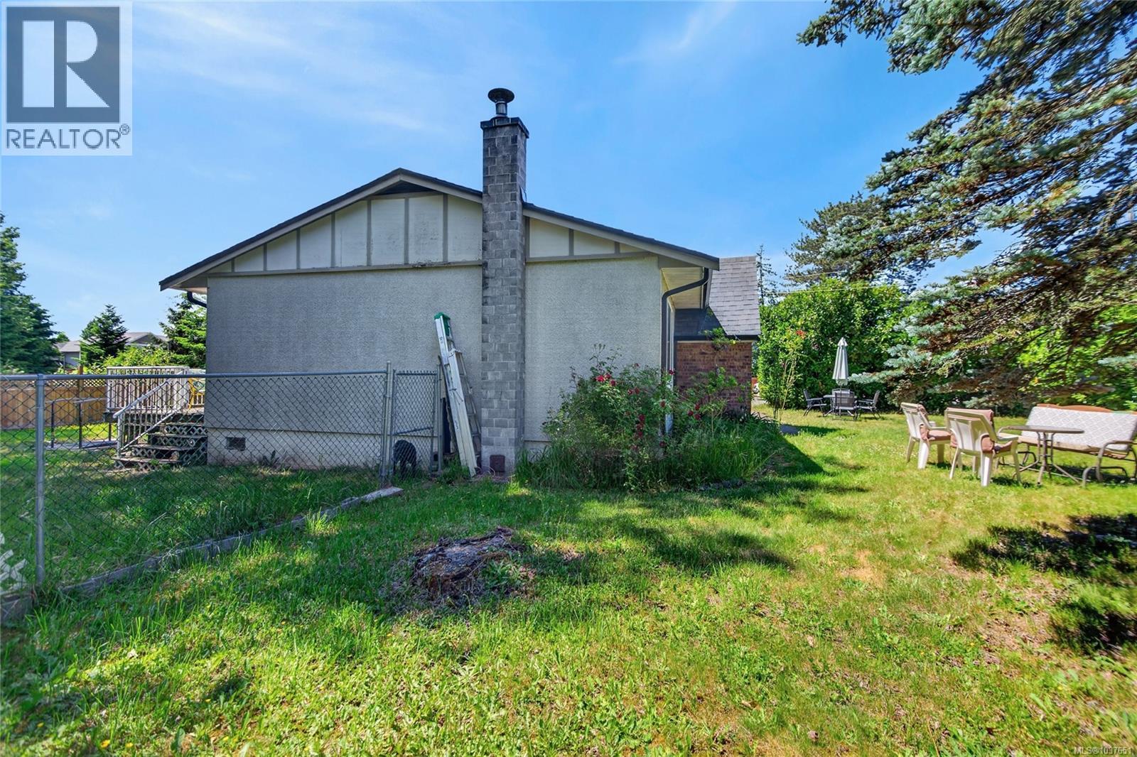 295 Centennial Dr - 32