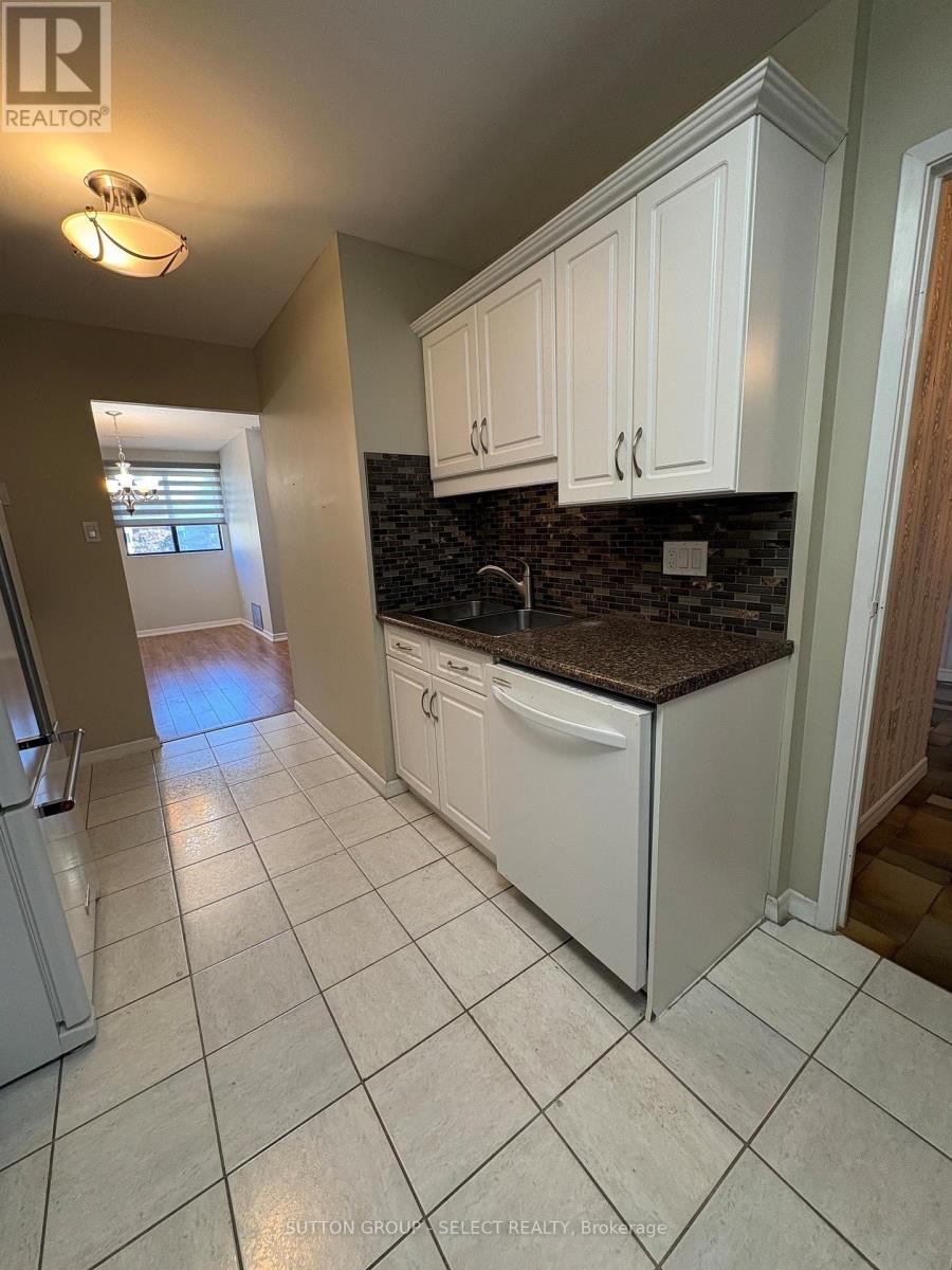 #203 200 EVERGLADE CRESCENT - 10