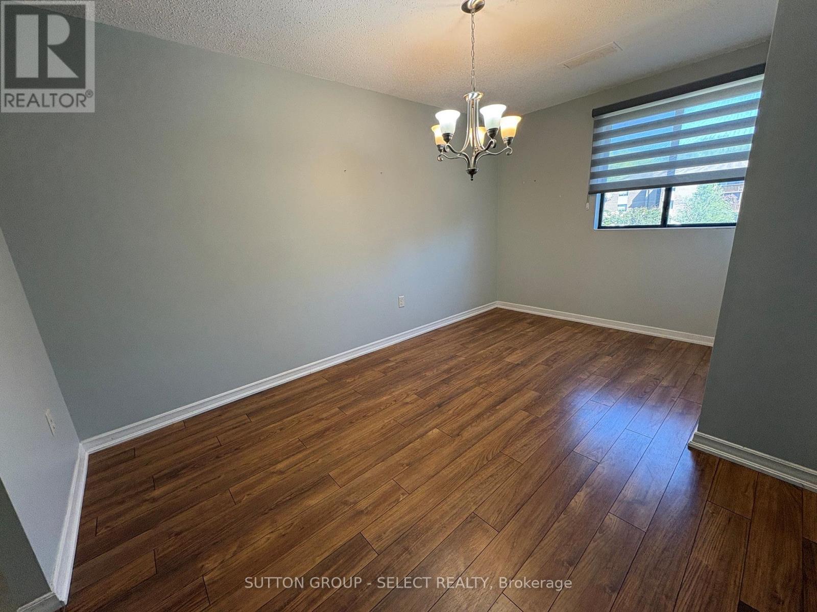 #203 200 EVERGLADE CRESCENT - 13