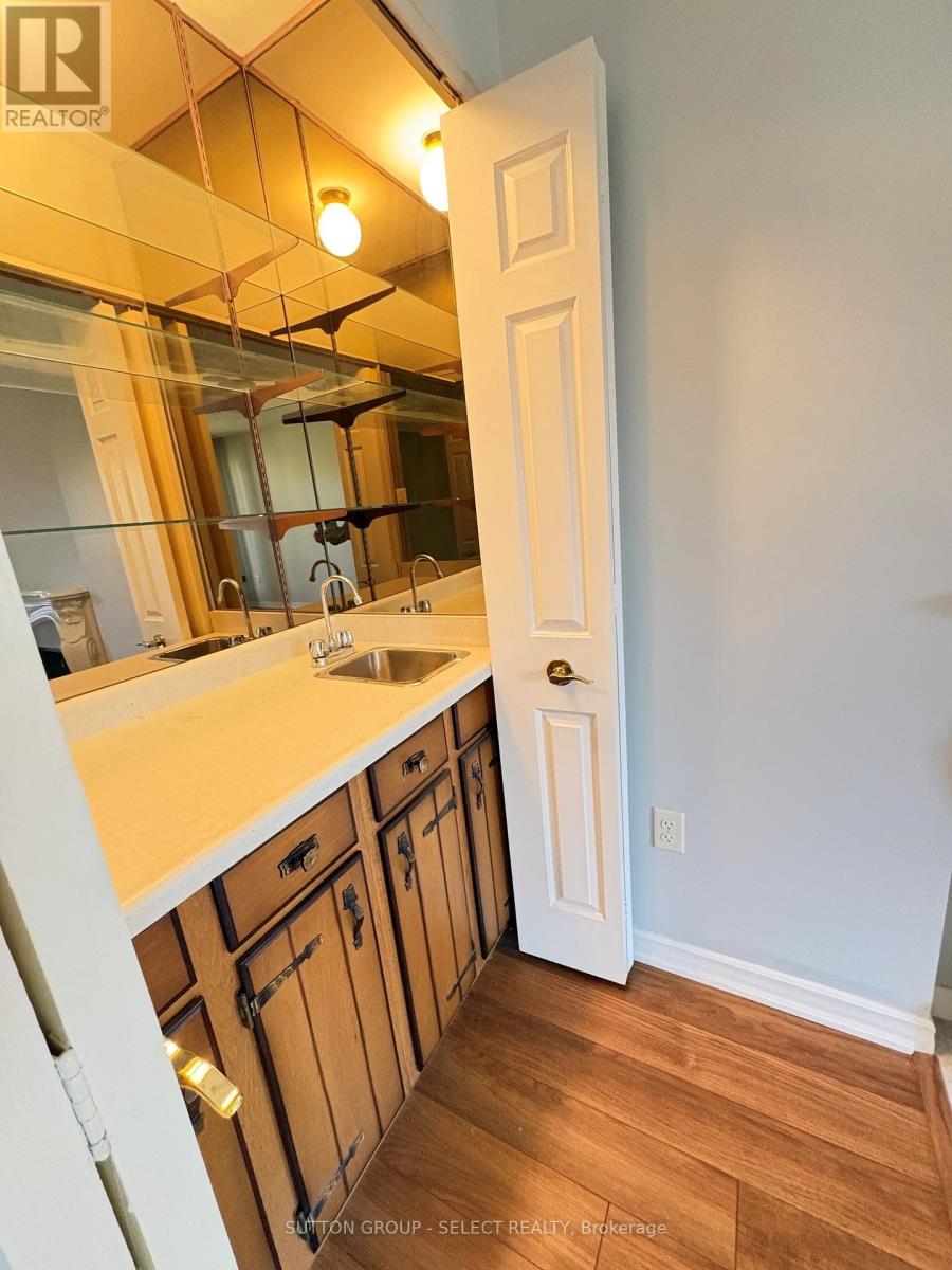 #203 200 EVERGLADE CRESCENT - 18